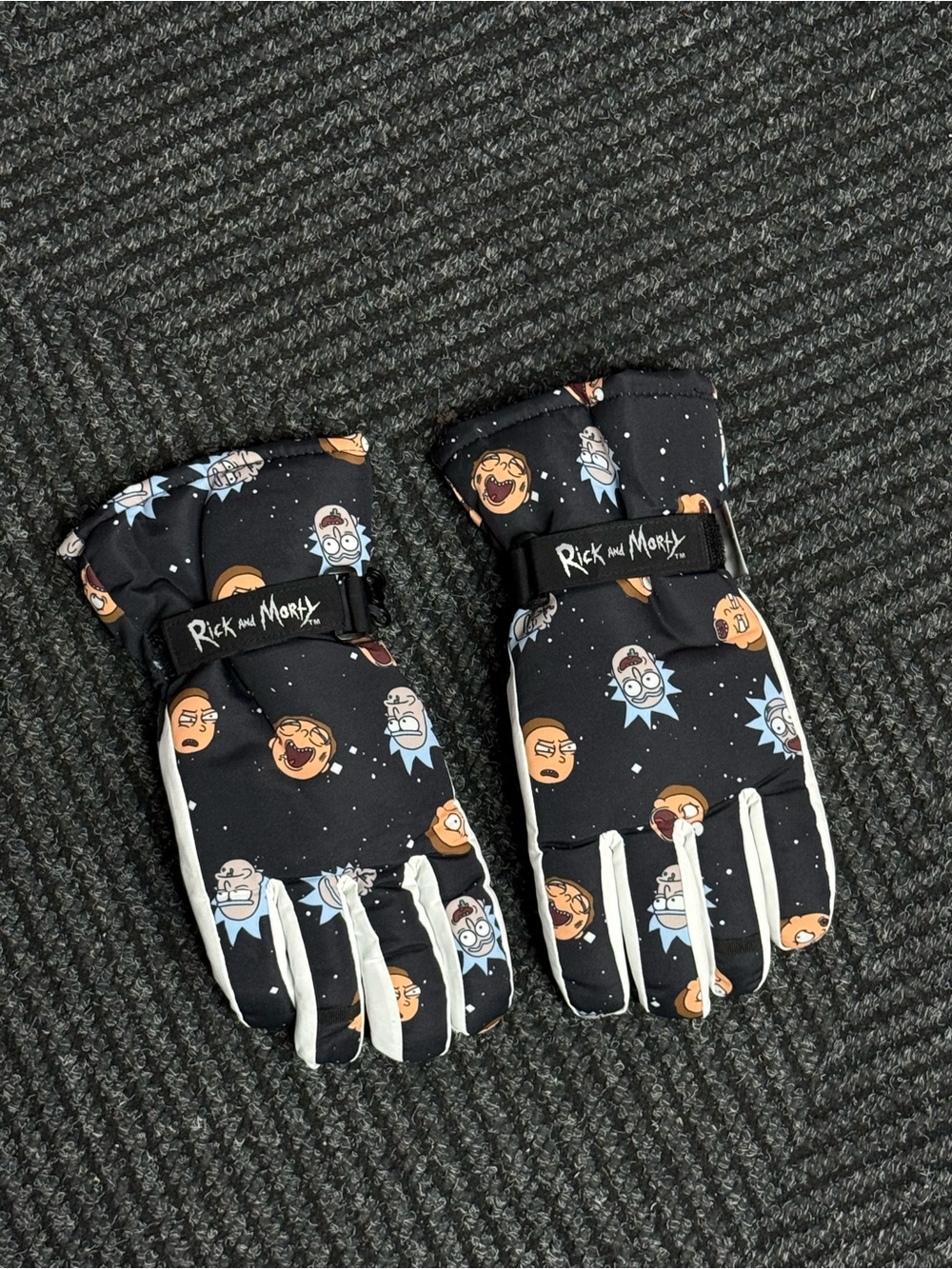 Rick and Morty Black Character Print Winter Gloves